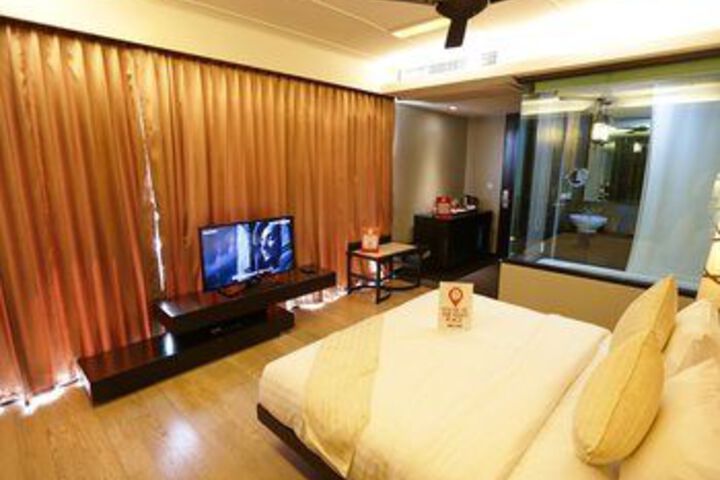 Room 11 of 43