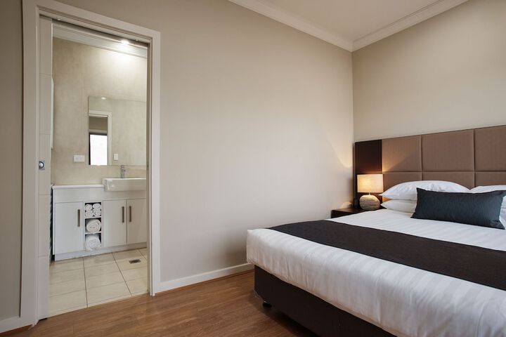 Room 2 of 20