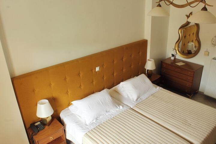 Room 46 of 99