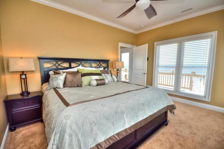 Room 5 of 20