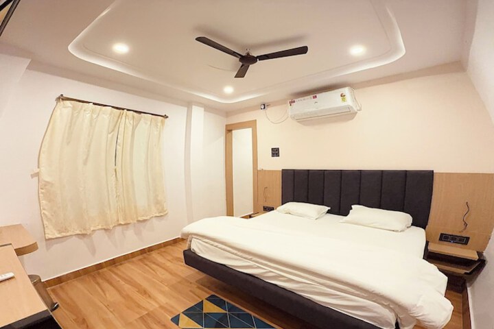 Room 11 of 26