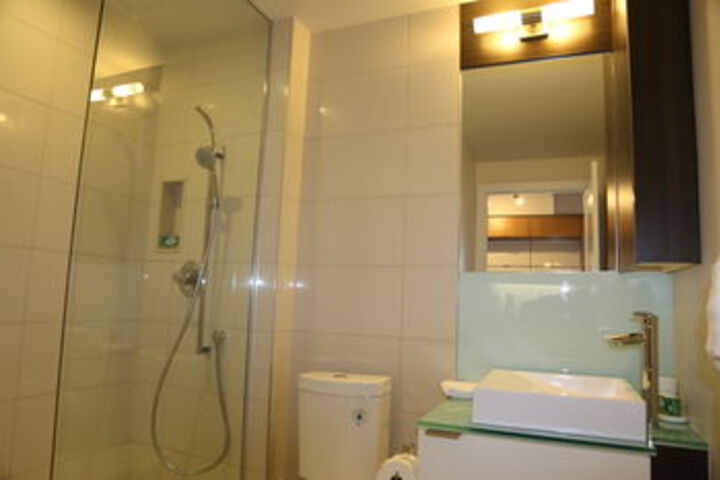 Room 9 of 71