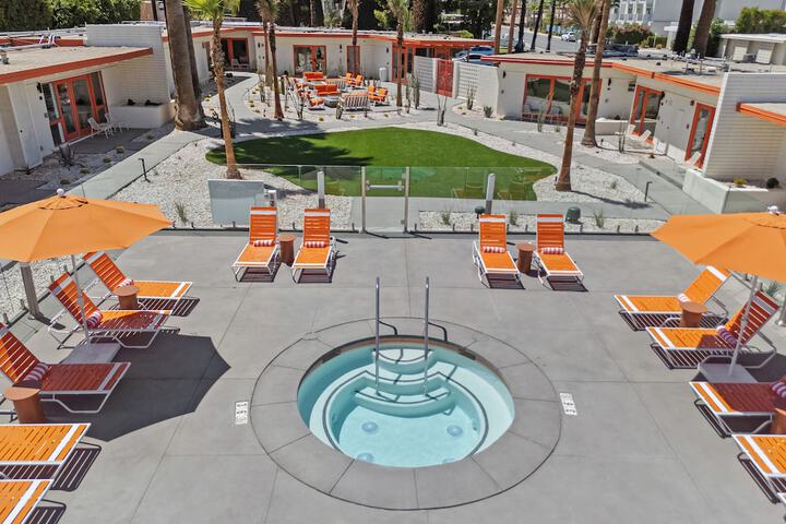 Sundeck 78 of 87