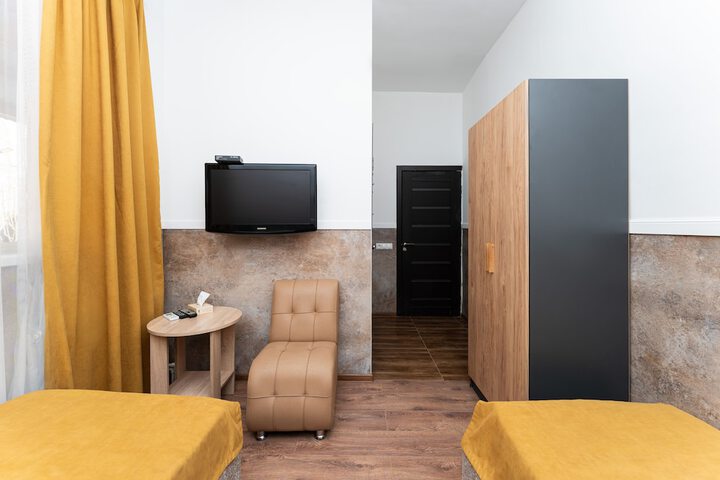 Room 46 of 175