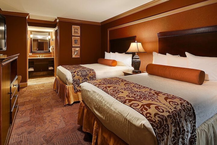 Room 15 of 32
