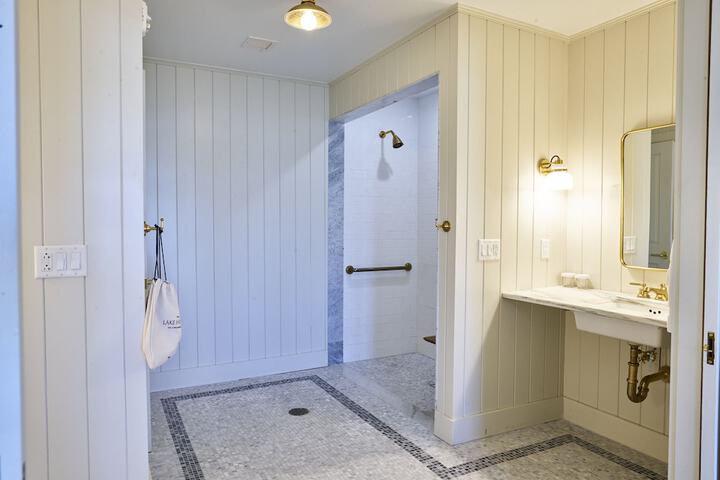 Bathroom Interior Photo