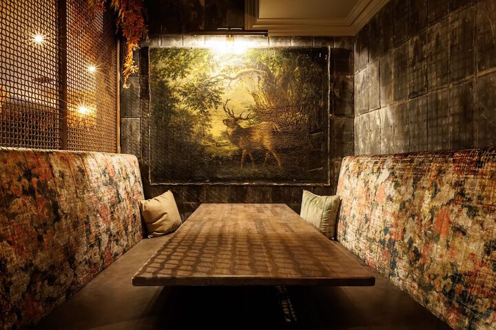 Lounge 24 of 29