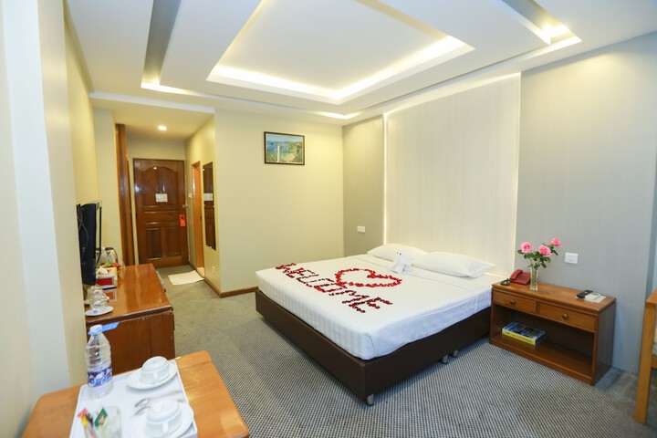 Room 17 of 48
