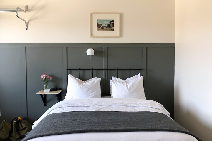 Room 26 of 34