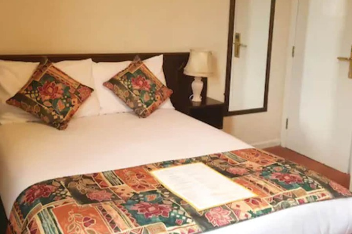 Room 8 of 43