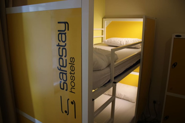 Room 16 of 76