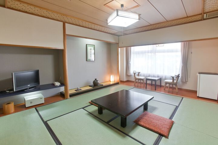 Room 10 of 34