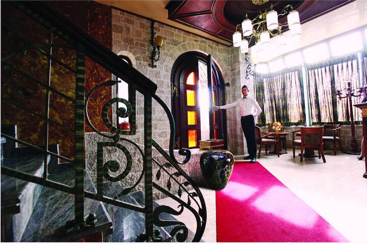 Hotel 2 of 64