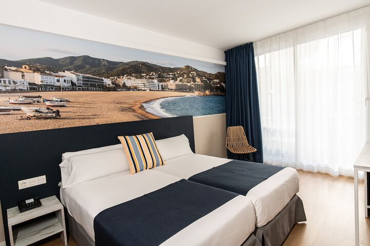 Room 10 of 62