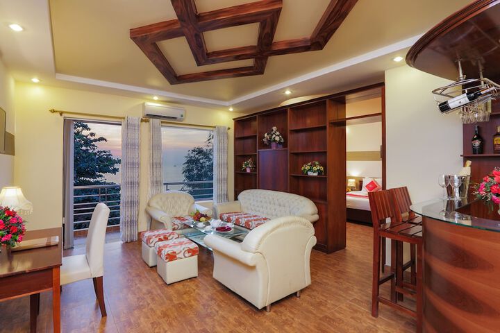Room 9 of 94