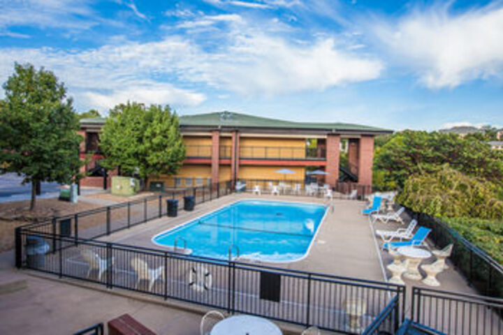 Pool 38 of 52