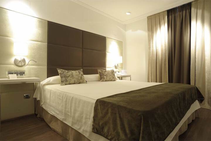 Room 4 of 55
