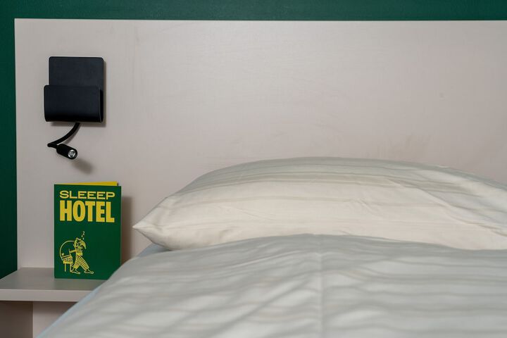 Room 15 of 31