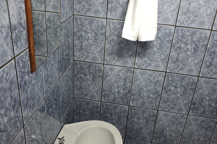 Room 10 of 15
