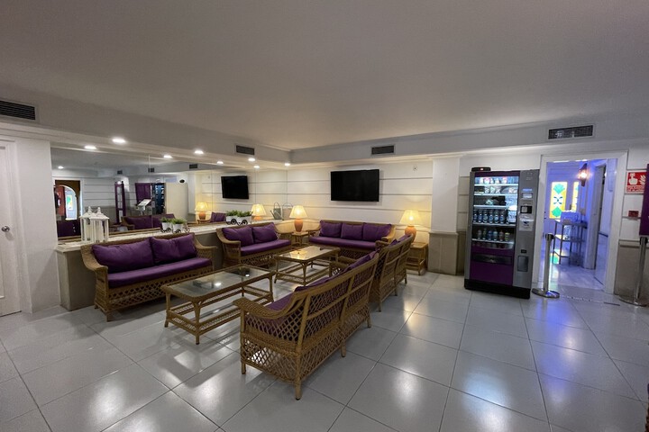 Guest Lobby