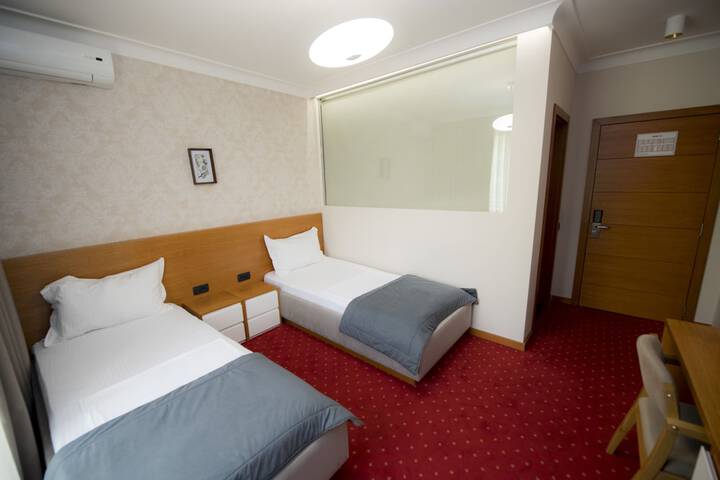Room 8 of 16