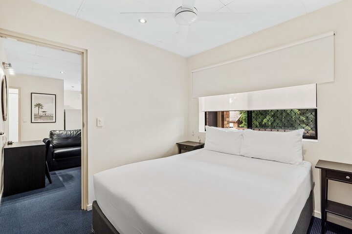 Room 12 of 90
