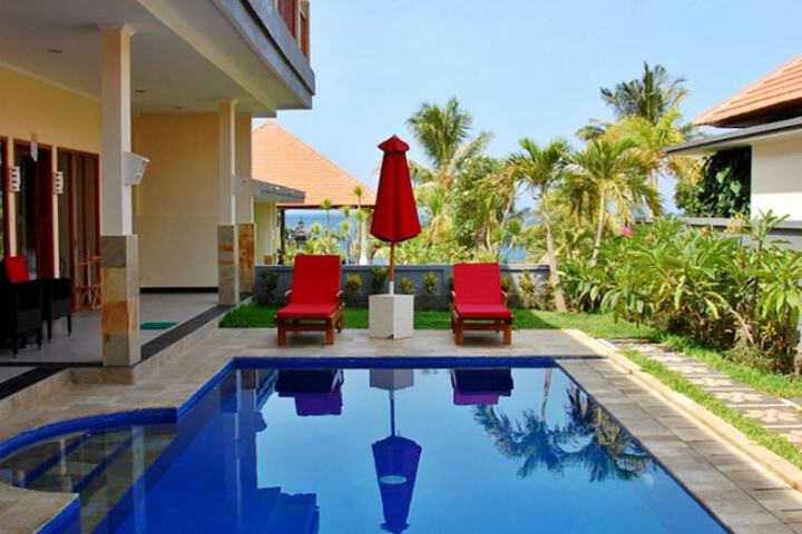 Hotel Pool