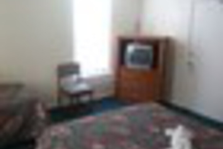Room 11 of 102