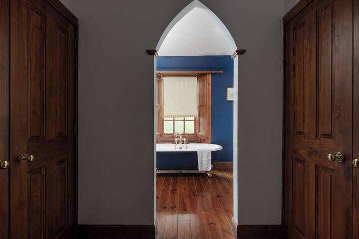 Room 33 of 110