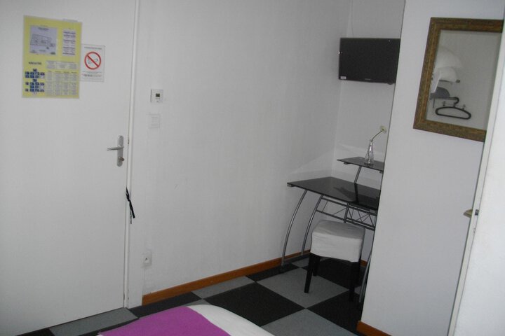 Room 13 of 51