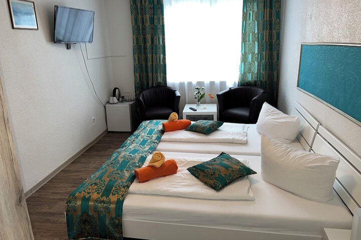 Room 35 of 72