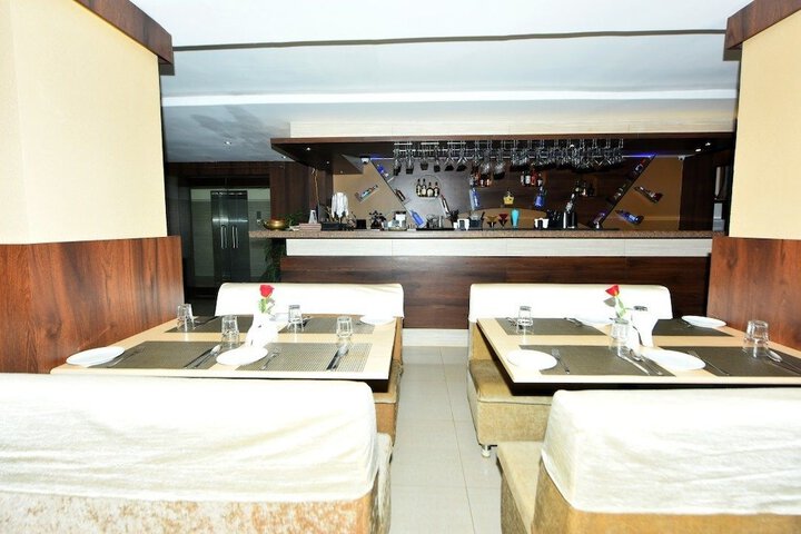 Dining 52 of 73