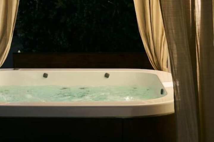 Hot Tub 55 of 119