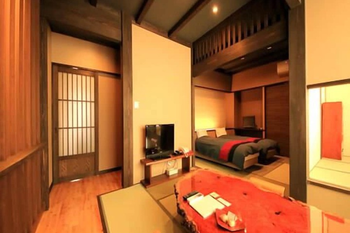 Room 16 of 49