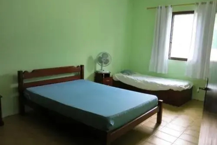 Room 4 of 18