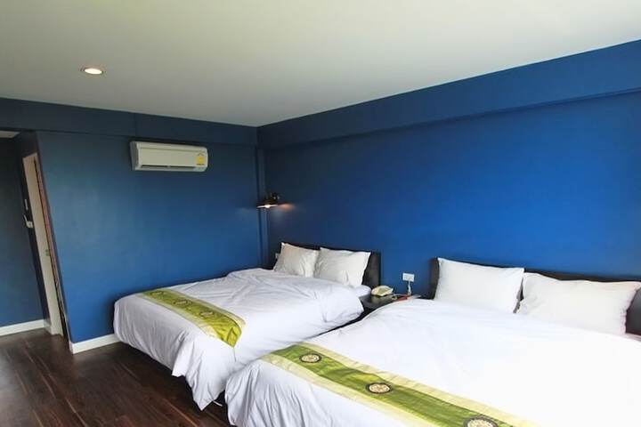Room 18 of 126