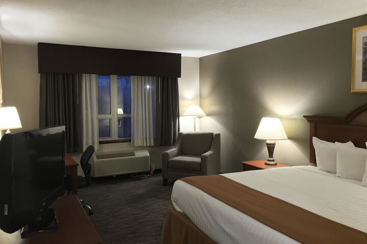 Room 8 of 27