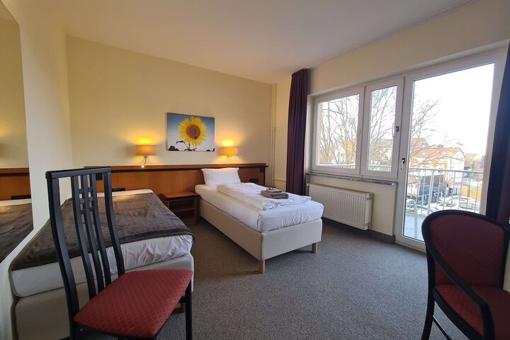 Room 9 of 82