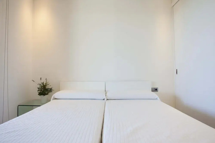 Room 4 of 31