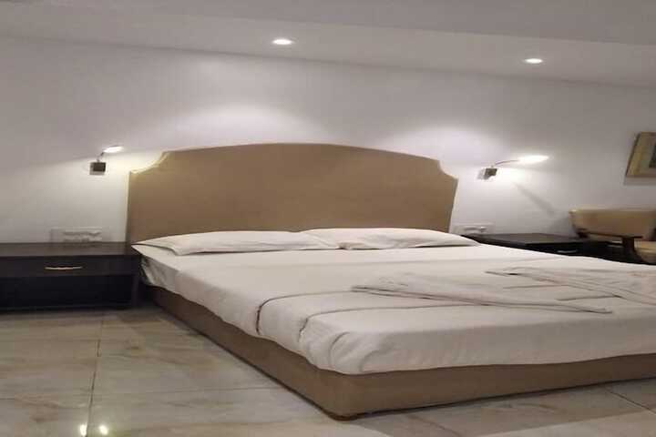 Room 7 of 15
