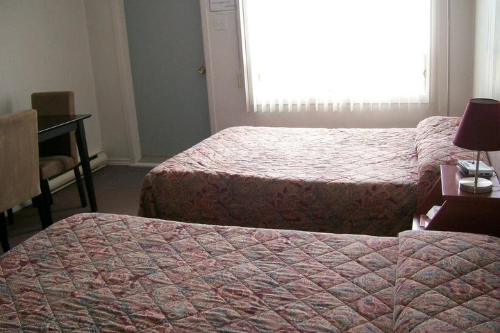 Room 16 of 18