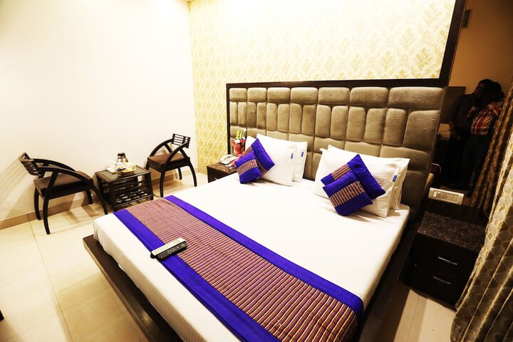 Room 2 of 31