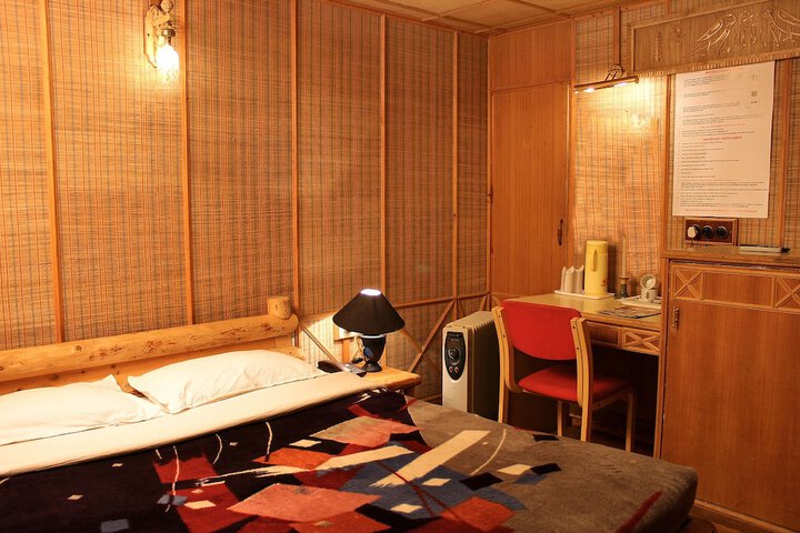 Room 14 of 116