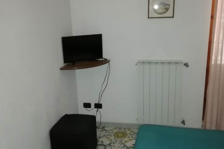 Room 22 of 48