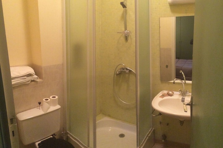 Room 26 of 80