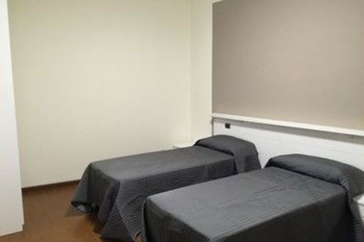 Room 15 of 38
