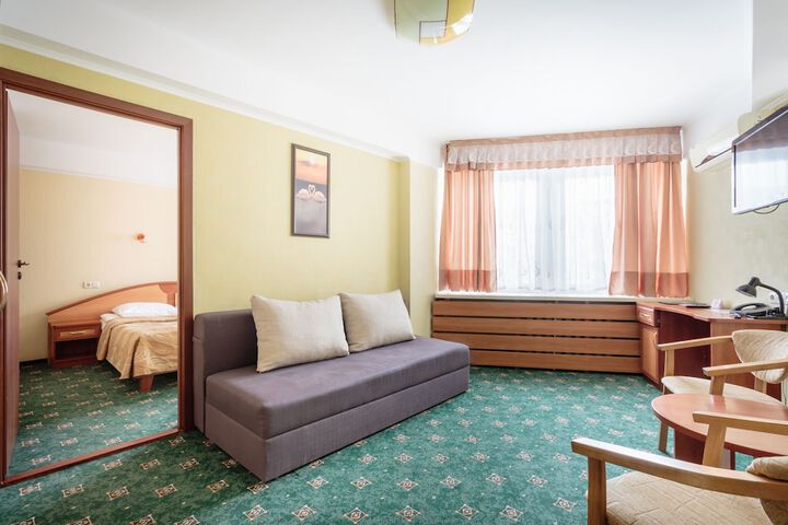 Room 36 of 77