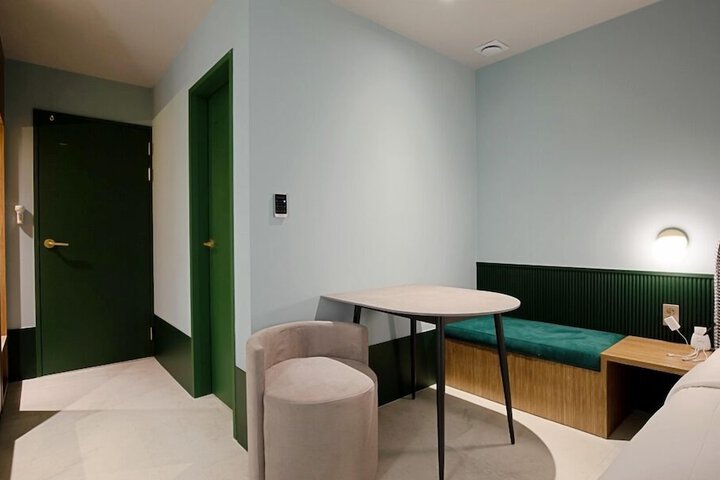 Room 26 of 74