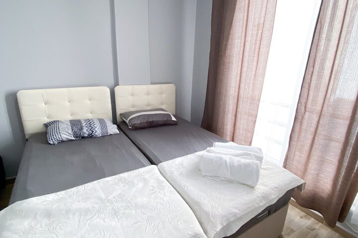 Room 6 of 25