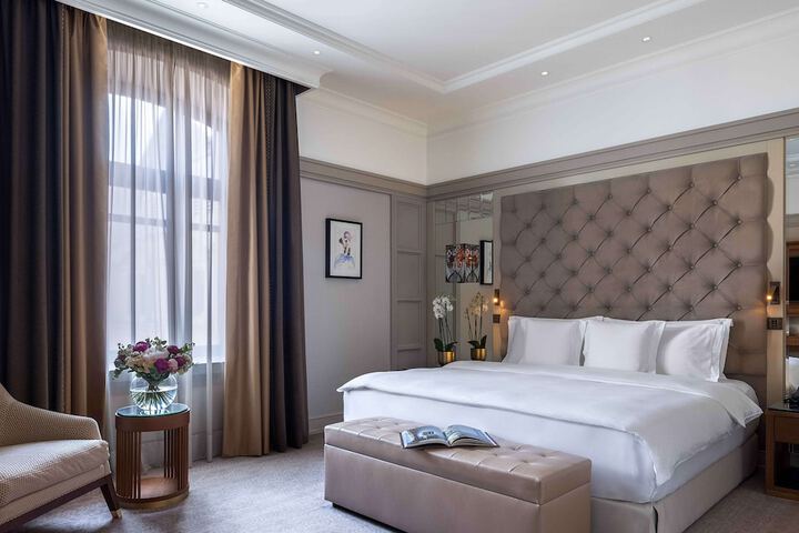 Room 73 of 142